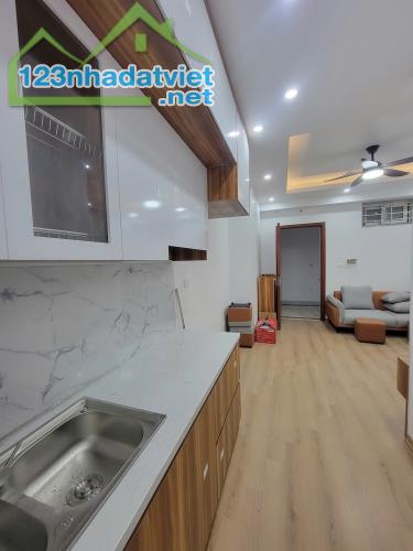 Chính chủ bán căn hộ 42m2, 2PN, tầng trung tòa CT8 Đại Thanh, giá chỉ 1,65 tỷ. Có Thương L - 4