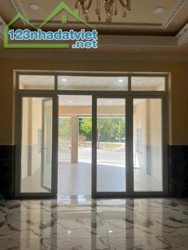 CẦN BÁN NHÀ 1 TRỆT 2 LẦU – ĐƯỜNG NHỰA RỘNG 13M CÓ VỈA HÈ - 1