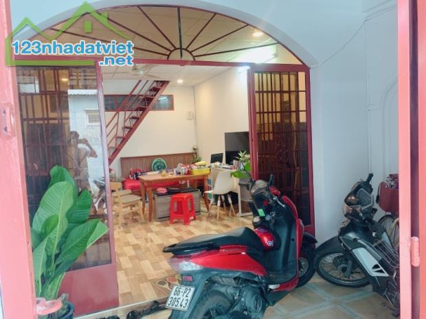Bán Nhà 65m² Hẻm xe hơi 6m Nguyễn Văn Săng, Q. Tân Phú, 5.4 tỷ - 1