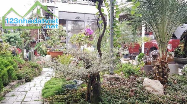 BÁN GẤP! LÔ GÓC NHÀ VƯỜN 250M² – 2 MẶT TIỀN – QUẬN 2 – GIÁ CHỈ 11,4 TỶ – SIÊU PHẨM - 2
