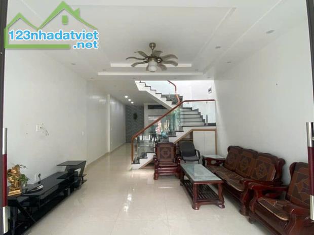 Nhà An Đà - 75m 2 tầng độc lập, sân cổng riêng, ngõ ô.tô , Giá 5.4 tỉ - 1