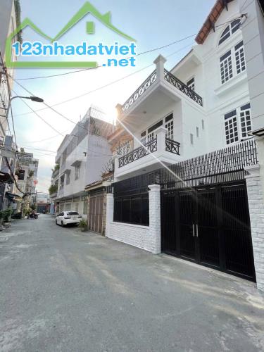 Cho thuê biệt thự Dt 8*17m, 5pn tại Đồng Đen, P10, Tân Bình - 2