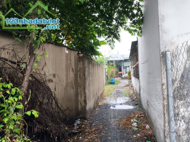 LÔ ĐẤT LỚN THỚI TAM THÔN HÓC MÔN - 1700M2- VỊ TRÍ ĐẸP - GIÁ NHỈNH 11TR/M2 - GIÁ CHÀO 20 TỶ - 2