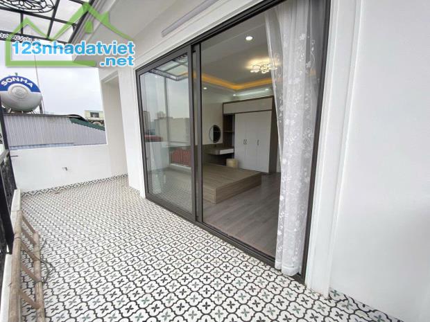 CCDV TRẦN DUY HƯNG💥 60 M2 x 7T💥 MT 6M💥 21 TỶ💥 GẦN PHỐ💥 NGÕ TO💥 DÒNG TIỀN 1 TỶ/NĂM - 4