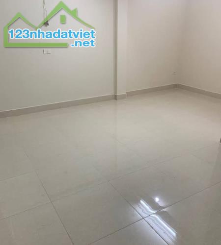 Cho thuê nhà ngõ phố Cù Chính Lan Thanh Xuân 25m x 2 tầng, giá 7.5tr/tháng - 3