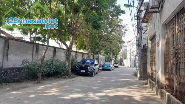 Bán nhà 64m2 quận Bắc Từ Liêm, Oto đỗ cửa, Lô góc, Mặt tiền rộng, Tặng nội thất