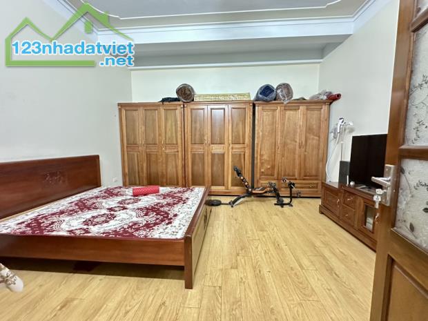 Bán nhà 64m2 quận Bắc Từ Liêm, Oto đỗ cửa, Lô góc, Mặt tiền rộng, Tặng nội thất - 4