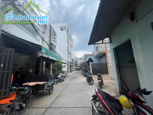 Bán Nhà HXH 1/ Đường Số 12 Lê Văn Quới DT: 8x20m Nhà 1 Lầu Giá: 11 Tỷ TL