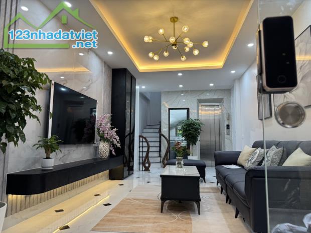 SIÊU PHẨM TÂY HỒ–5T THANG MÁY–FULL NỘI THẤT–Ô TÔ–KINH DOANH.