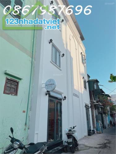 🏡 Bán Nhà Mới Xây Năm 2025 – Full Nội Thất – Hẻm Ô Tô Trung Tâm TP Nha Trang – Gần Biển