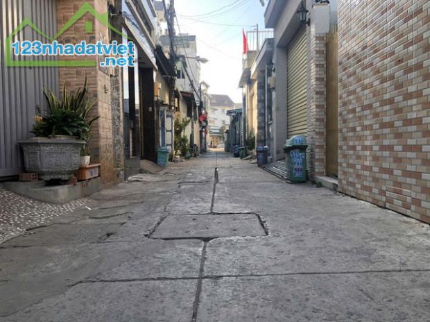 bán nhà hẻm xe hơi thạnh lộc 15, cách đường lớn hà huy giáp 50m2, phường thạnh lộc q12,