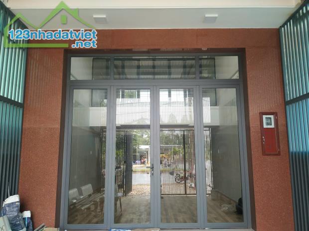 Cho thuê nhà mặt tiền đường lê trọng tấn, gần trường chuyên lý tự trọng - 1