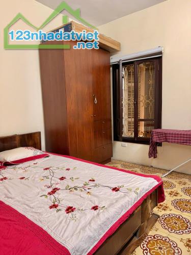 Cho thuê căn hộ khu tập thể 6A Chương Dương, Hoàn Kiếm 80m, 2 ngủ, đủ đồ giá 12tr - 2