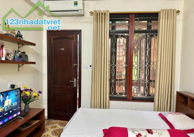 Cho thuê căn hộ khu tập thể 6A Chương Dương, Hoàn Kiếm 80m, 2 ngủ, đủ đồ giá 12tr