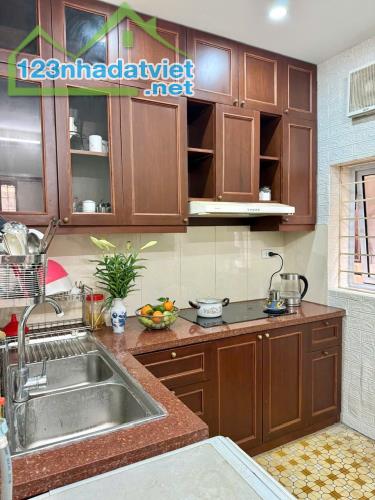 Cho thuê căn hộ khu tập thể 6A Chương Dương, Hoàn Kiếm 80m, 2 ngủ, đủ đồ giá 12tr - 1