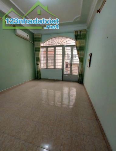 Cho thuê nhà 60m2 HẺM XE HƠI, Đường Bạch Đằng, Phường 2, Tân Bình.