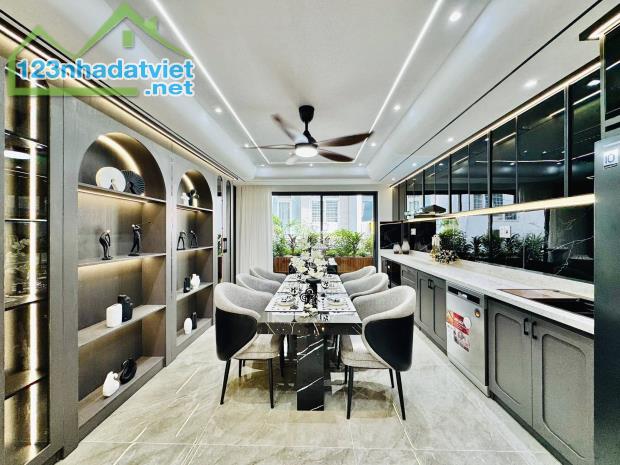 Nhà 5 Tầng, TK hiện đại, Full nội thất. Phạm Văn Chiêu, P.14, gần Tham Lương - 1