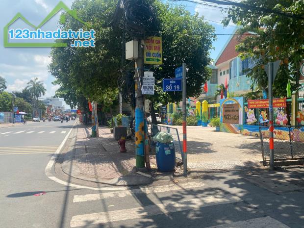 cho thuê mặt tiền 10x35m nguyễn văn tăng quận 9, vỉa hè rộng otto đậu thoã mái