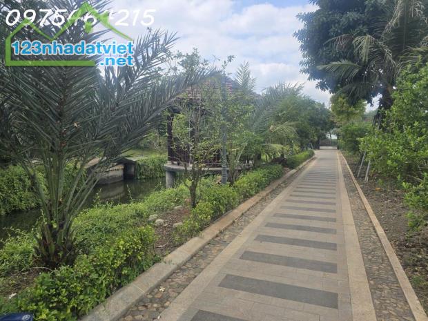 Bán biệt thự sân vườn mặt tiền Long Thuận, Long Phước, Quận 9