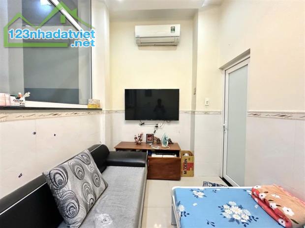 NHÀ HẺM XE HƠI LÝ CHÍNH THẮNG, SÁT MẶT TIỀN HOÀNG SA, 5 TẦNG, 6 PHÒNG, CHỈ NHỈNH 7 TỶ - 3