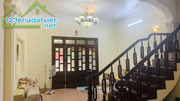 Cho thuê riêng ở và làm CHDV phố Phan Đình Giót, Hà Đông 70m x 3T giá 12 triệu