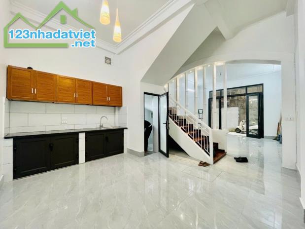 Bán nhà phân lô phố Mỹ Đình 63m² 5 tầng, MT3.5, oto vào nhà- 20m ra mặt phố