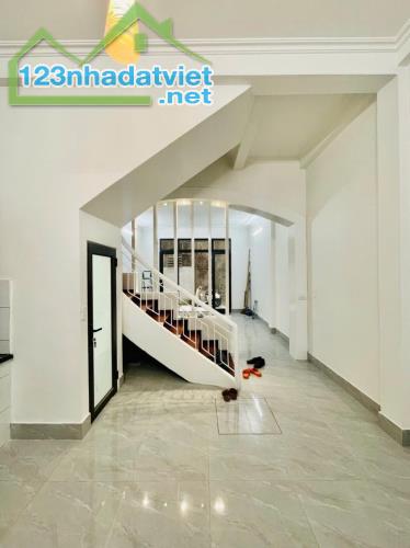 Bán nhà phân lô phố Mỹ Đình 63m² 5 tầng, MT3.5, oto vào nhà- 20m ra mặt phố - 2