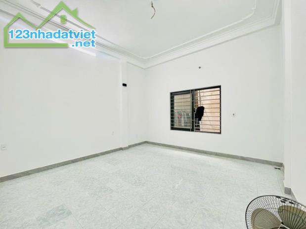 Bán nhà phân lô phố Mỹ Đình 63m² 5 tầng, MT3.5, oto vào nhà- 20m ra mặt phố - 3