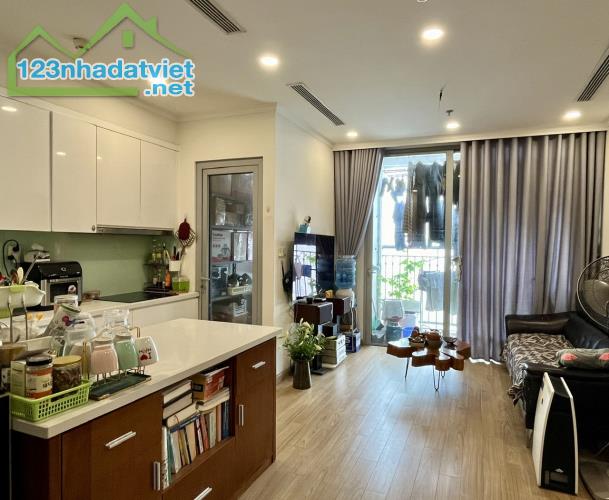 Bán Vinhomes Gardenia 2 ngủ, 2 WC tầng trung, full đồ, view thoáng, cho thuê 30 - 2