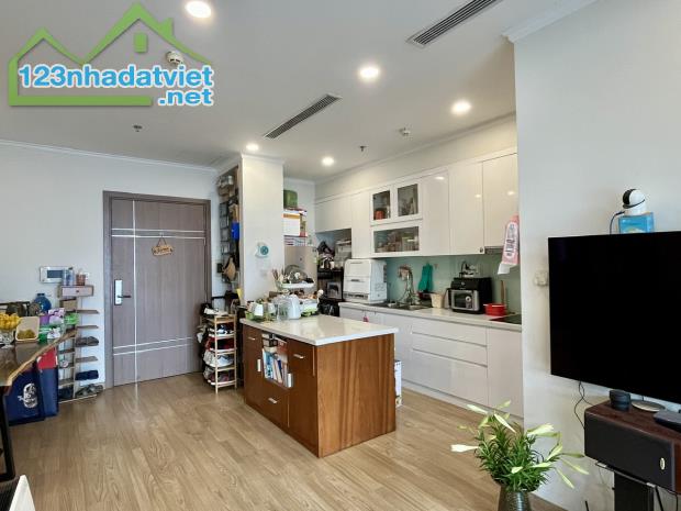 Bán Vinhomes Gardenia 2 ngủ, 2 WC tầng trung, full đồ, view thoáng, cho thuê 30 - 3
