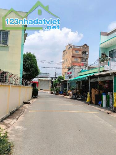 Nhà / tỉnh lộ 15, xã Tân Thạnh Đông dt 126m2 2 lầu 4pn 4wc giá 4,85 tỷ