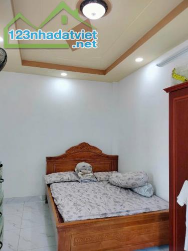 Nhà / tỉnh lộ 15, xã Tân Thạnh Đông dt 126m2 2 lầu 4pn 4wc giá 4,85 tỷ - 1