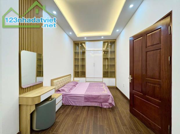 Có 102 ! Khương Đình Thanh Xuân 40m2 5Tầng ba gác đỗ cửa , 80m ra mặt Phố 6.8 tỷ . - 2