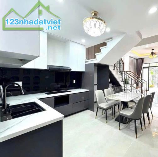 Bán nhà 3 tầng mới full nội thất tân cổ điển mặt tiền đường 7m5 Phú Xuân 9 - Liên Chiểu