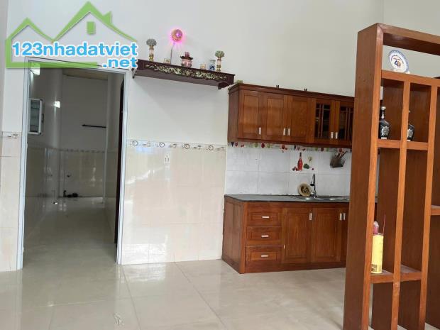 Bán nhà mặt tiền đường Hà Duy Phiên, Phường Hòa Xuân, Quận Cẩm Lệ, giá chỉ 3 tỷ 750 tl