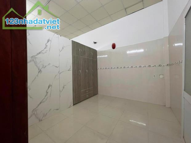Bán nhà mặt tiền đường Hà Duy Phiên, Phường Hòa Xuân, Quận Cẩm Lệ, giá chỉ 3 tỷ 750 tl - 1