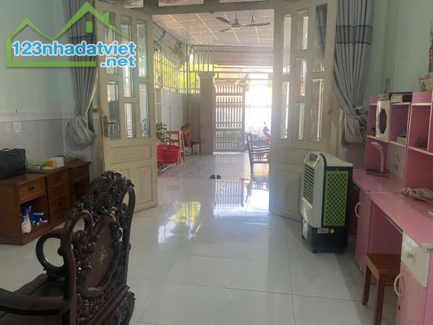Bán nhà 93m2 thổ cư Chợ Trảng Dài TP Biên Hòa có 2,7 tỷ - 1
