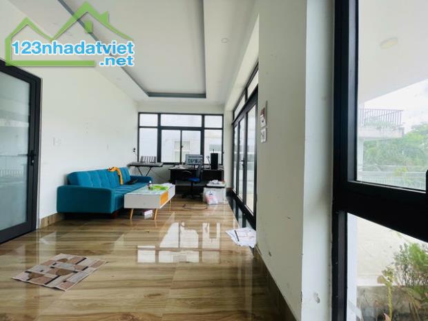 BÁN BIỆT THỰ 2 TẦNG, DT250M2 - KHU ĐÔ THỊ GOLDEN HILL, CẠNH NGUYỄN TẤT THÀNH - CHỈ 6.25 TỶ - 3