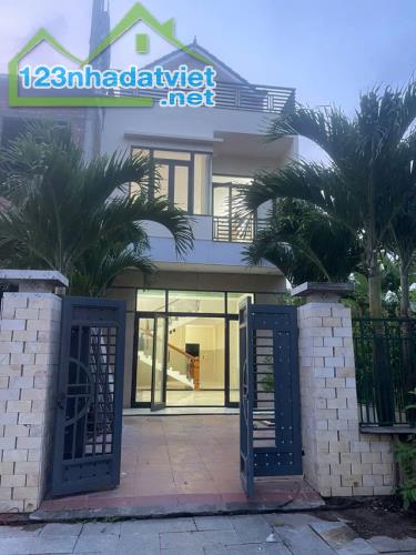 BÁN NHÀ 2 TẦNG, DT 127M2, ĐƯỜNG 7M5 KHU ĐÔ THỊ GOLDEN HILL, LIÊN CHIỂU - CHỈ 3.8 TỶ
