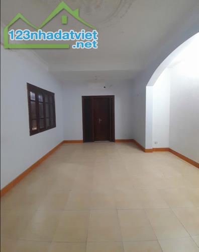 Biệt Thự Bán Đảo Linh Đàm-254m2, xây 4 tầng, mặt tiền 12.5m . Giá thương lượng - 3