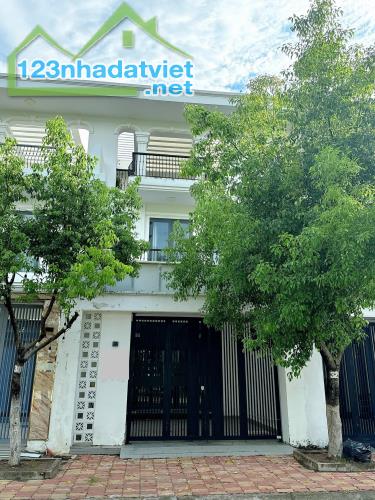 Bán nhà đối diện công viên 1 trệt 2 lầu khu đô thị Hưng Phú - 2