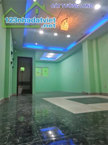 Chính Chủ bán nhà Số 10 ĐÀM THẬN HUY, ngay chợ Tân Hương. Giá TL tốt. - 3