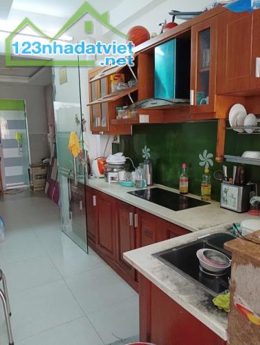 Bán nhà Trường Sa p12 quận 3 DT 40m2 ,3 tầng nhỉnh 8tỷ - 1
