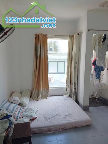 Bán nhà Trường Sa p12 quận 3 DT 40m2 ,3 tầng nhỉnh 8tỷ