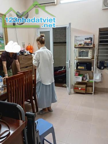 Thuỵ Khuê 27m2- Ngõ thẳng tắp, thông và thoáng - Mặt tiền rộng 4.5M