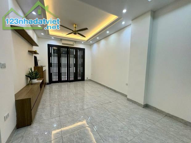 Cho thuê lâu dài nhà 5 tầng, nhà mới,nội thất mới ,oto đỗ cửa ngõ 462 Ngọc Thuỵ, Long Biên - 7