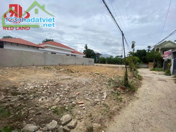 HÀNG HIẾM ĐẤT KIỆT Ô TÔ CÁCH MẶT TIỀN PHẠM VĂN ĐỒNG CHỈ 30M GIÁ 2T1XX - 1