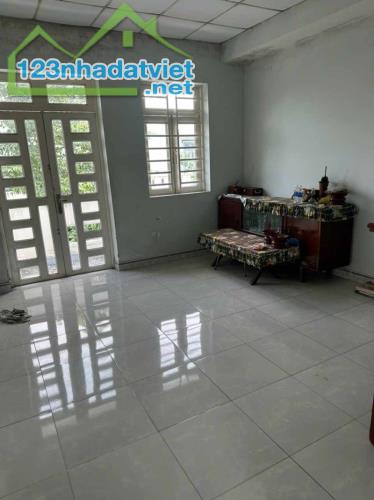 Bán nhà 3 Lầu 1 Trệt 100m2 Dĩ An,đường nhựa vài ô tô thông thoáng,gần chợ đêm - 2