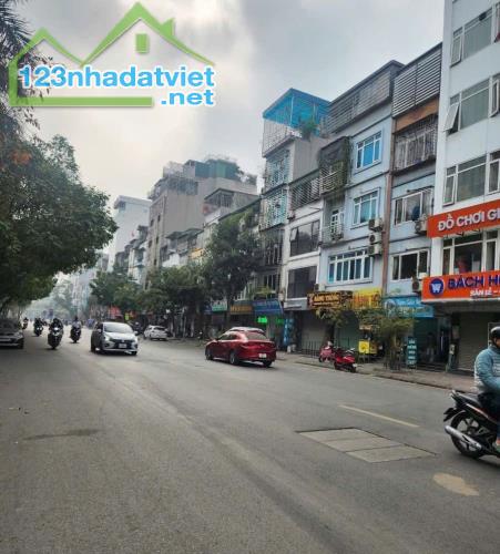 NHÀ XUÂN LA MẶT NGÕ KINH DOANH