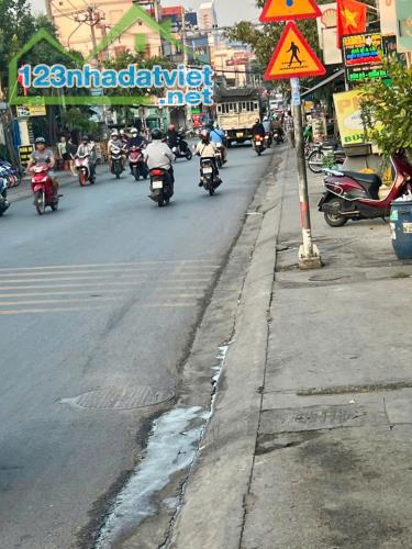 BÁN NHÀ 80M² TẶNG DÃY TRỌ 5 PHÒNG – HẺM XE HƠI ĐƯỜNG LÊ VĂN TÁCH